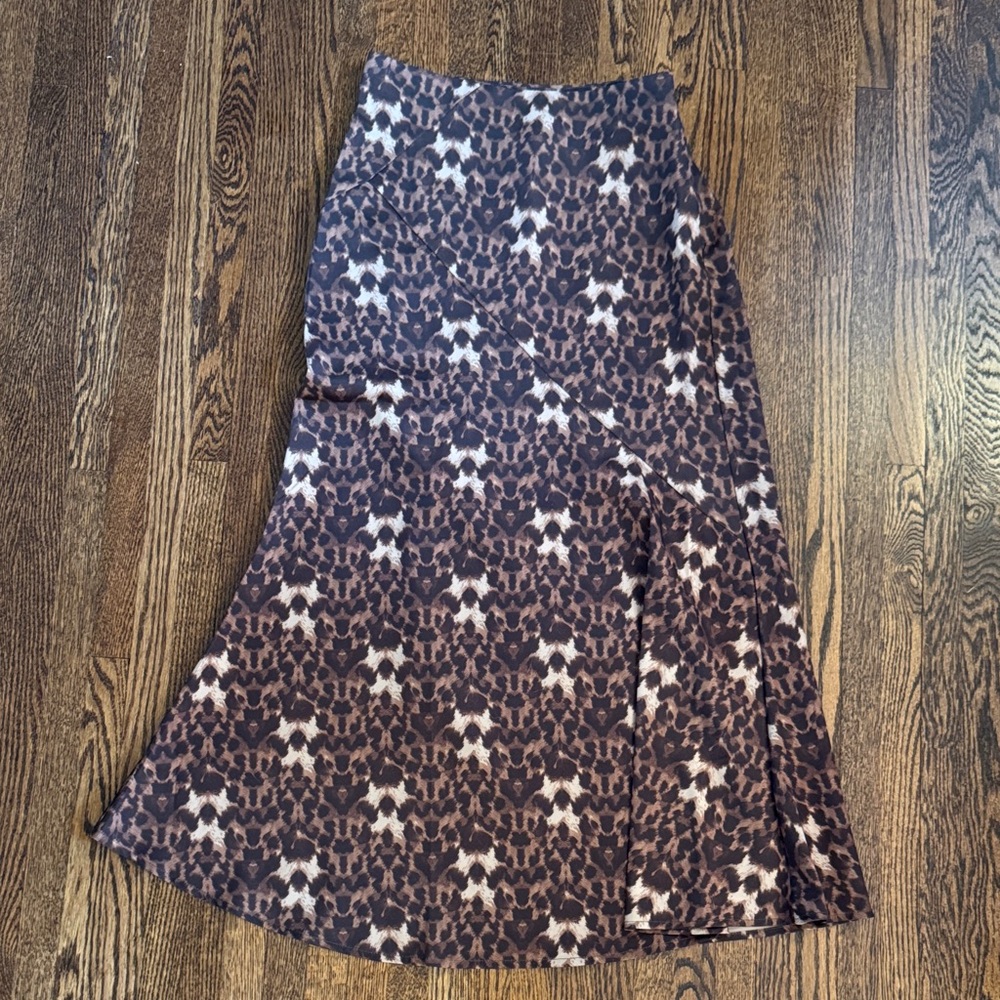 Pinch leopard skirt